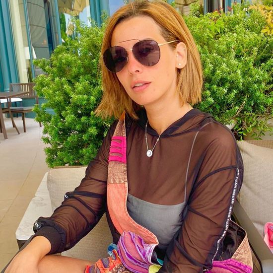 إيمان العاصي تشارك متابعيها بأحدث إطلالتها من فرنسا