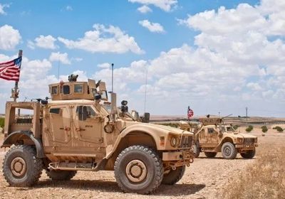 التحالف الدولي يسير أول دورية مشتركة على الشريط الحدودي بين سوريا وتركيا