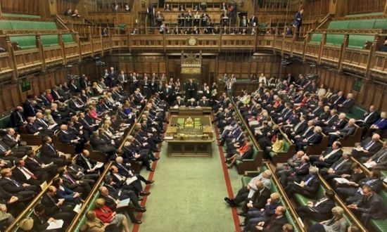 البرلمان البريطاني يقر قانونًا يطلب تأجيل موعد بريكست