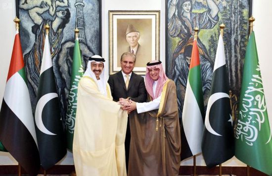 وزيرا خارجية السعودية والإمارات يلتقيان رئيس الوزراء الباكستاني في إسلام آباد