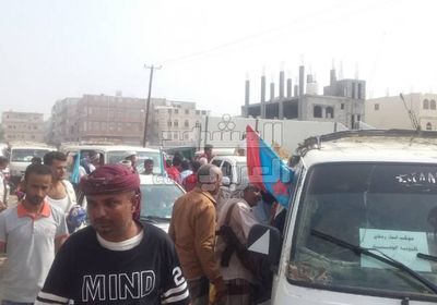 موكب أبناء ردفان يزحف نحو عدن للمشاركة في مليونية "الوفاء"