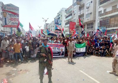 استعدادا لمليونية "الوفاء".. الحشود الجنوبية تواصل زحفها من كل حدب وصوب باتجاه عدن