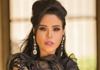 بسبب "غوريلا".. أمينة تتعرض لتحقيق بإنجلترا (فيديو)