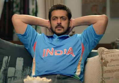 النجم الهندي سلمان خان يعتذر لهذا السبب