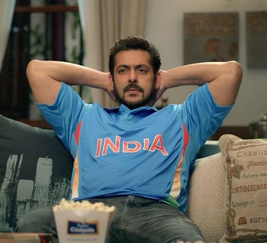 النجم الهندي سلمان خان يعتذر لهذا السبب