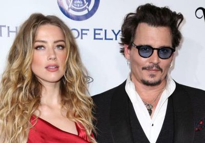 جوني ديب يتهم زوجته السابقة النجمة آمبر هيرد بالتشهير