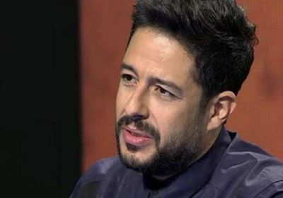 بهذه الكلمات.. محمد حماقي ينعي والد الشاعر تامر حسين