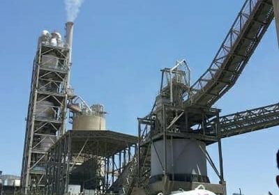 صراع كبير بين قيادات الحوثي على إيرادات مصنع "عمران"   