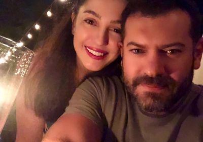 صورة.. عمرو يوسف بصحبة زوجته النجمة كندة علوش