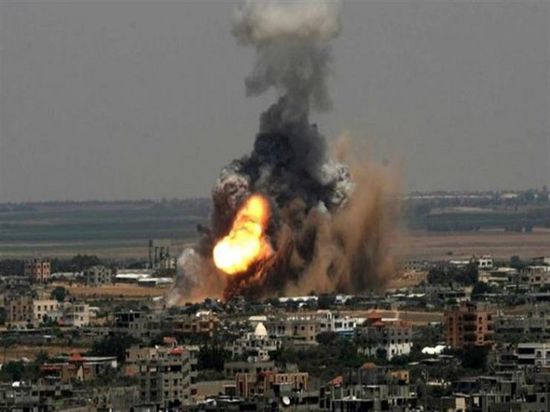 تجدد القصف الإسرائيلي على أهداف قرب السياج الأمني بقطاع غزة