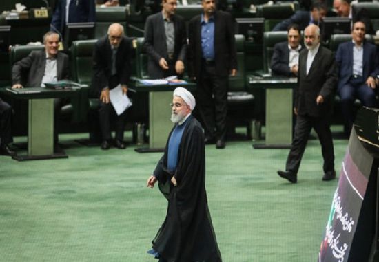 البرلمان الإيراني يرفض نهج روحاني التصالحي مع أمريكا