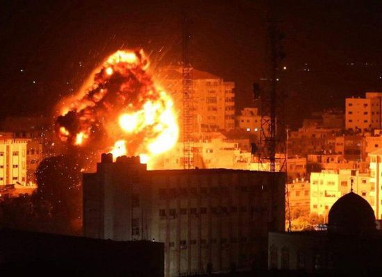 طيران الاحتلال الإسرائيلي يجدد القصف على أهداف متفرقة بغزة