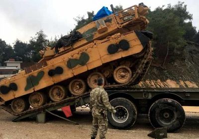 دبابات تركية تبدأ دوريات مشتركة مع القوات الأميركية بشمال سوريا