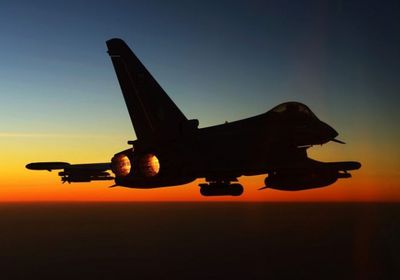 مقاتلات التحالف تدمر مخزن سلاح حوثي بصعدة  