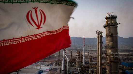 صادرات إيران النفطية تهبط بنحو 160 ألف برميل يوميا