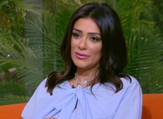 إنجي المقدم تحيي ذكرى رحيل والدها بهذه الكلمات