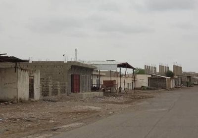 قصف حوثي مكثف على مواقع القوات المشتركة في مديرية التحيتا