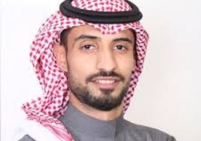 المطرفي ينتقد الشرعية بسبب رايات الخميني بصنعاء