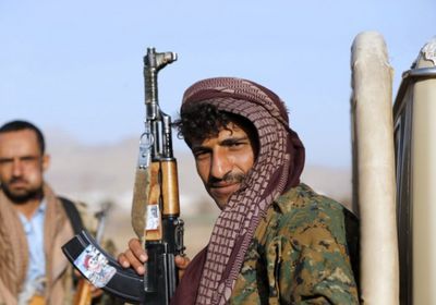 سياسي يؤكد اقتراب قصف أمريكا للحوثيين (تفاصيل)