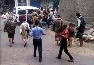 جريمة جديدة .. المليشيات الإخوانية تقتحم قسم شرطة الباب الكبير بتعز