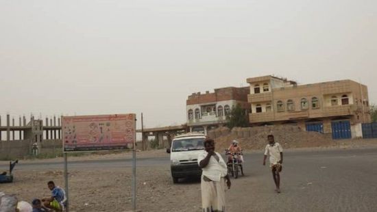 مليشيات الحوثي تقصف الأحياء السكنية في حيس بالحديدة