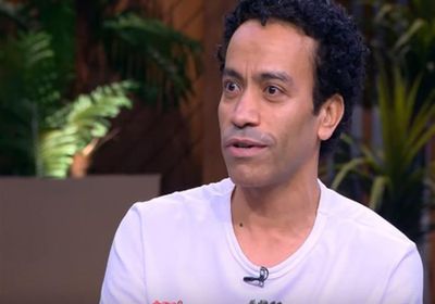 سامح حسين يكشف لجمهوره صعوبات بداياته الفنية