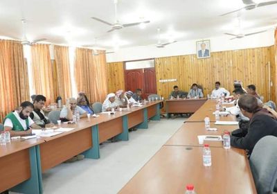 بالتفاصيل..اجتماع استثنائي بالمهرة  لمناقشة أسباب انقطاع الكهرباء بالمحافظة 