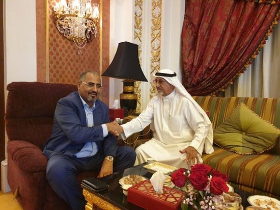 الزُبيدي يلتقي السلطان الذهب بن هرهره في جدة