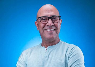 أشرف عبدالباقي يحتفل بعد ميلاده بصورة كوميدية