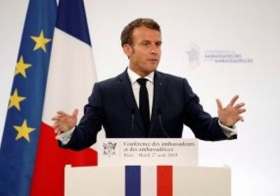 ماكرون: أثق في رئيس البرلمان الفرنسي بعد خضوعه للتحقيق في قضية فساد
