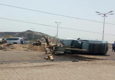 إصابة عدة مواطنين في حادث مروري مروع بعدن
