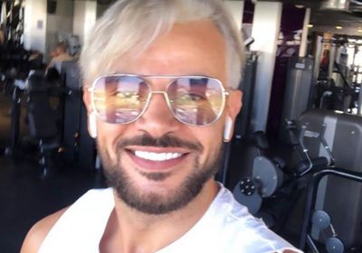 ساموزين يكشف سر "لوك" شعره الجديد