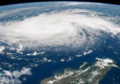 المركز الوطني الأمريكي للأعاصير يحذر من إعصار مداري بجزر الباهاما