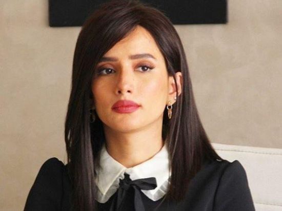 زينة تعتذر لأنغام لهذا السبب (صور)