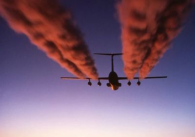 للحد من انبعاثات الكربون.. الاتحاد الأوروبي يبحث فرض ضرائب بيئية على شركات الطيران