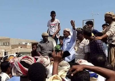 تظاهرة حب وتأييد من أهالي حديبو للإمارات (صور)