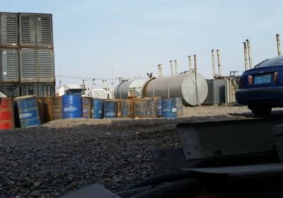 أهالي لحج يتهمون حكومة الشرعية بقطع التيار الكهربائي عنهم