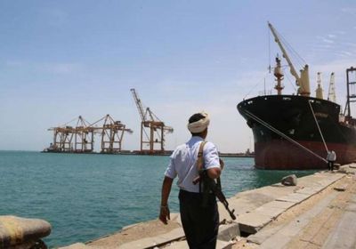 خطة حوثية لحشد ناقلات نفط مخالفة بالحديدة لتهديد الملاحة