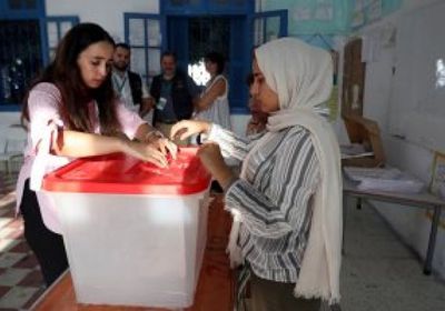 رئيس الهيئة العليا المستقلة للانتخابات التونسية يدعو الشباب للمشاركة الانتخابية