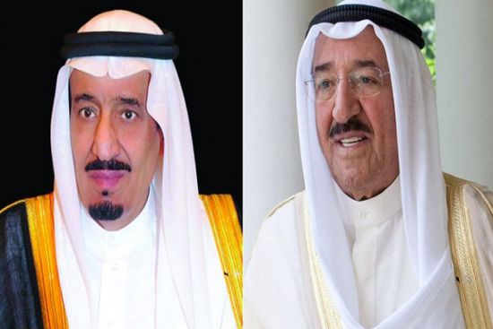 أمير الكويت للملك سلمان: نقف بشكل تام مع السعودية