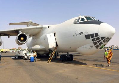 طائرة مساعدات كينية تصل مطار الخرطوم