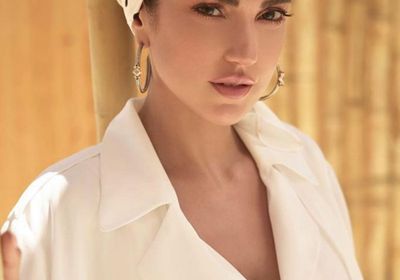 درة تدلي بصوتها في الانتخابات الرئاسية بتونس (صورة)