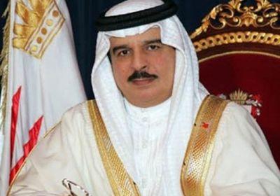العاهل البحريني يدين استهداف أرامكو السعودية