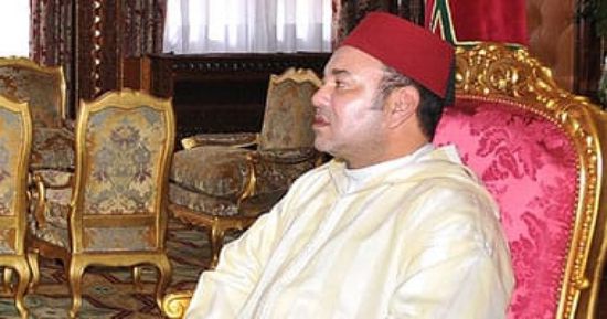 العاهل المغربي يدين العدوان على منشأتي النفط السعوديتين