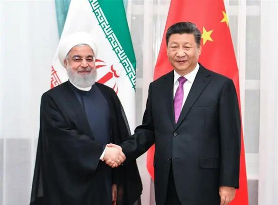 في تصعيد مع أمريكا.. طهران وبكين تبرمان صفقة بقيمة ٤٠٠ مليار دولار