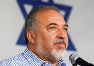 وزير الدفاع الإسرائيلي السابق يطالب بتشكيل حكومة وحدة