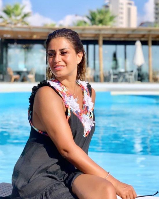 منة فضالي مشرقة بجلسة تصوير جديدة (صور)