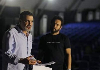 بعد رحيل فاروق الفيشاوي.. مجدي كامل ينشر صور كواليس "الملك لير"