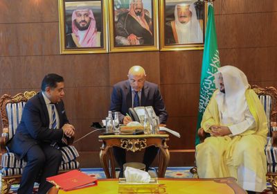 وزير الشؤون الإسلامية السعودي يلتقي مبعوث رئيس الوزراء البريطاني لحرية الدين والعقيدة (صور)