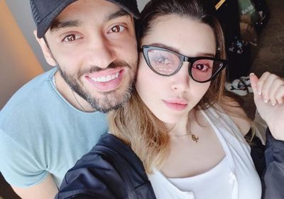 رامي جمال يوجه رسالة لزوجته بعد رحيل والدها